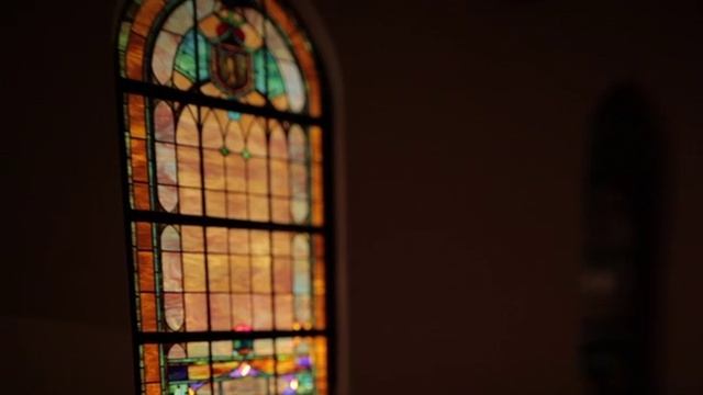 Витражное окно...