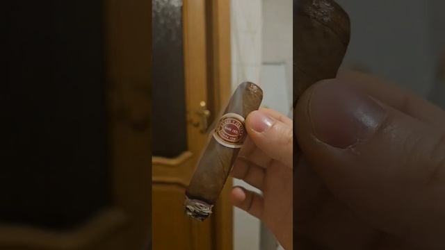 Сигара Romeo Y Julieta Petit Royales