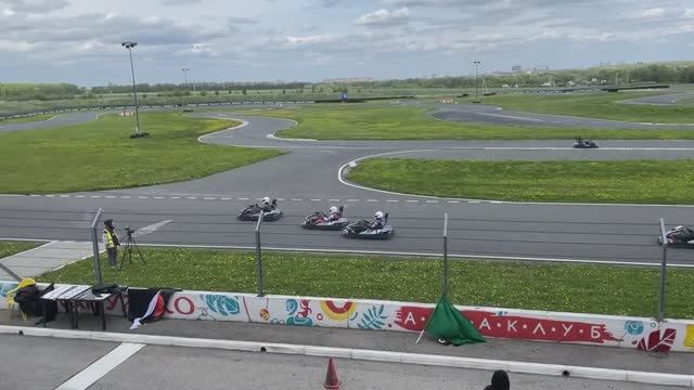 Картинг с трибун Атрона в Рязани. PitStop Endurance 4 часа, эпичный финиш от Bauman Karting team.