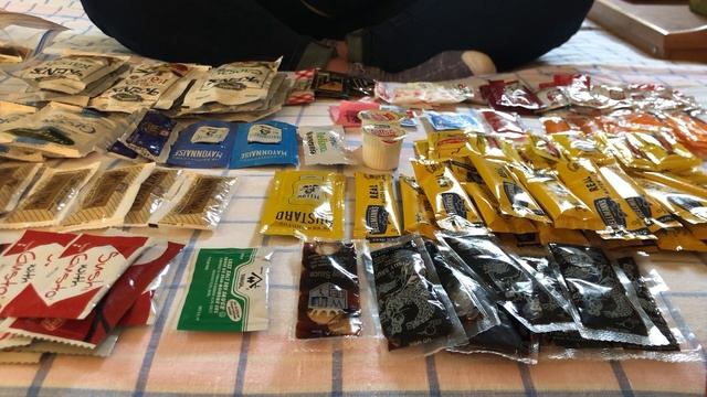 ASMR sorting condiment packets