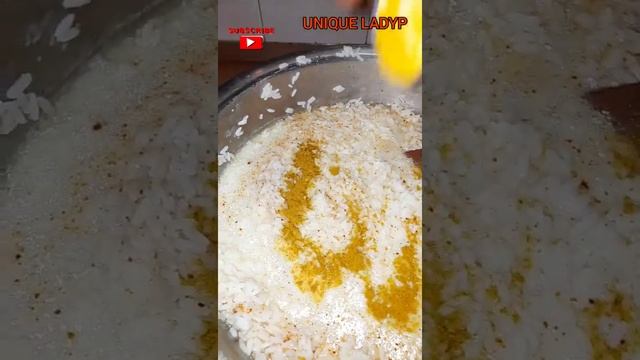 How  to cook tumeric coconut rice in just a minute #shorts