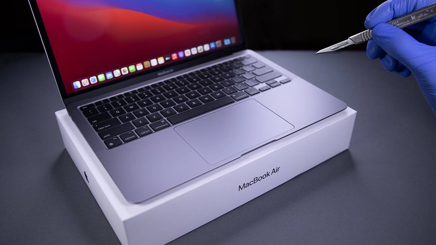 Apple MacBook Air M1 - Распаковка