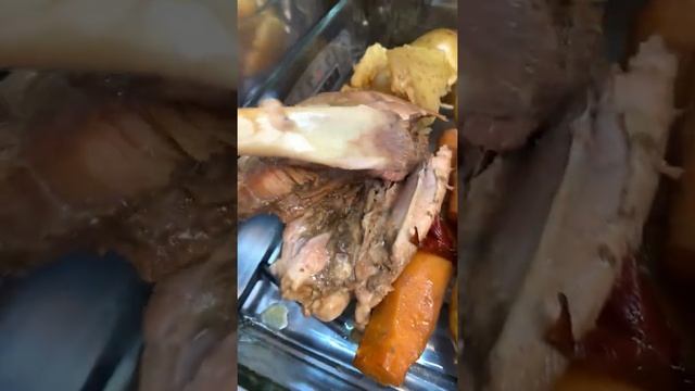 #shorts #receta chamorro de cerdo en salsa de cerveza oscura y puré de papa #cocinatradicional