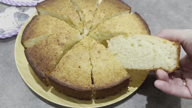 Манник на кефире / Рецепт пышного манника на кефире в духовке