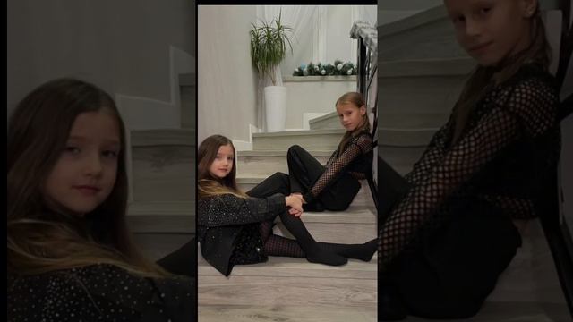 Сестры на ракете - Алиса-ОК & Тая Топ.mp4