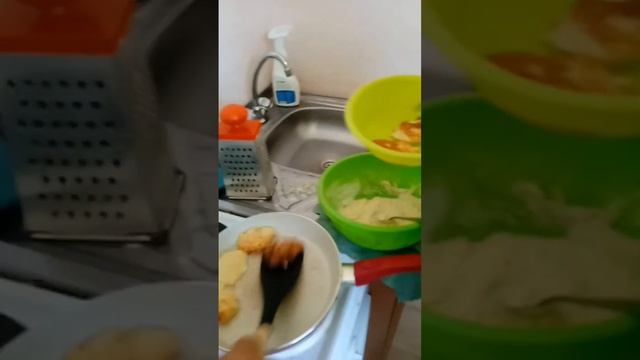рецепт, кабачок,мука,яйца1-2шт,посолить ,помешать,приготовить,готово