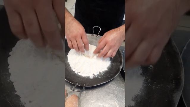 Katlet kiyeviski.   ( катлета па киевски)