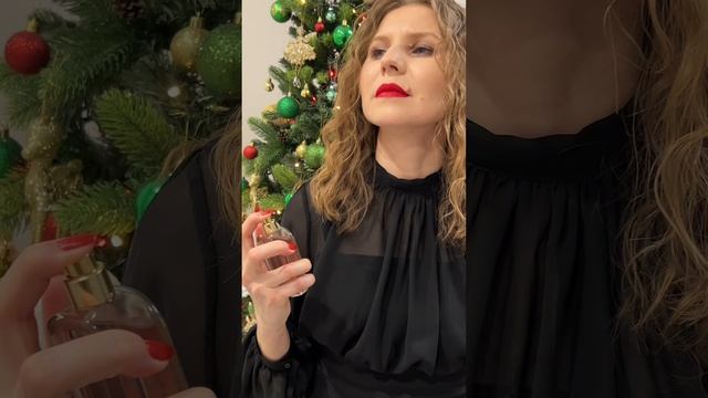 Продли праздничное настроение вместе с туалетной водой Eclat Festivite. ✨
