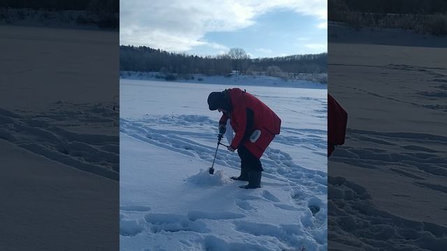 Сверление льда китайским буром 200мм 03.02.2024 (шуруповёрт Heimerdinger, аккумулятор 6Ач)