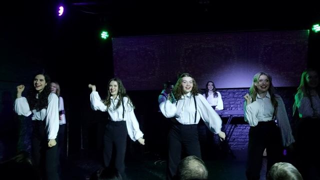 Театр «Линии» представляет концерт «Квартирник. 90-е»-4