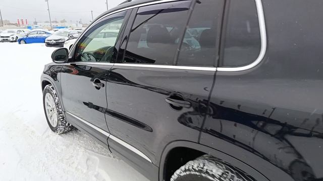 Volkswagen Tiguan 2,0 л. Бензин АКПП  (170 л.с.) 4WD 2015