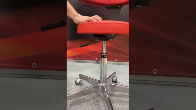 MedErgo: Стул ассистента Бумеранг