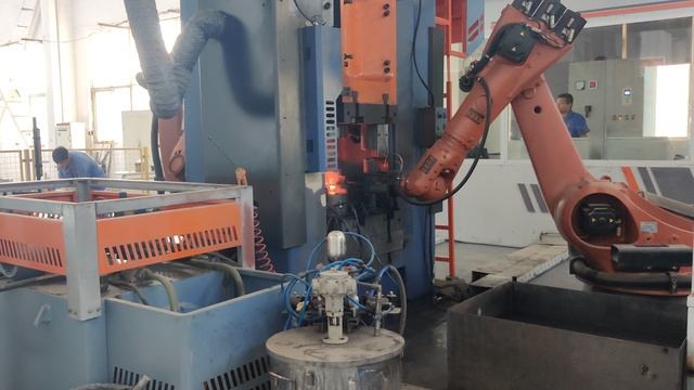 Роботизированный комплекс горячей штамповки (винтовой пресс с ЧПУ)