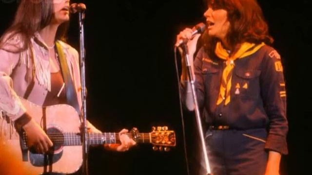 LINDA RONSTADT & CHUCK BERRY - Back In The U. S . A - version in live - audiophoto