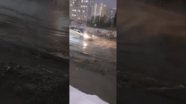 💦В посёлке Голубое местные жители жалуются, что у них постоянные проблемы с канализацией💦