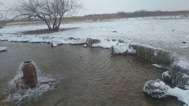 Самоизливающаяся скважина, Казахстан,