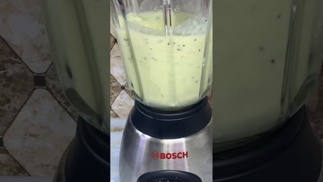 Смузи из киви и банана на молоке. смузи смузик