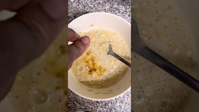 Make banana & oatmeal pancakes 🥞 🍇🍓