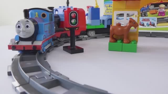 Паровозик Томас из ЛЕГО! Играем с LEGO Duplo Train и Thomas Train