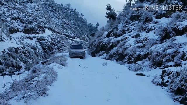 Dangerous Off road video snow  land Cruiser v8 swat