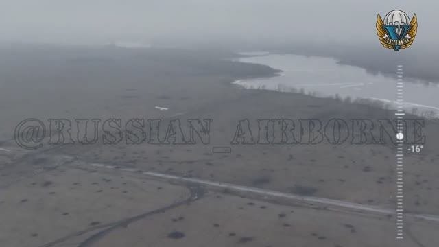 Кадры на которых отчетливо видно работу нашего РЭБа, под воздействием которого падает БПЛА ВСУ