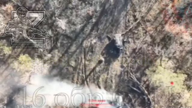 Операторы квадрокоптеров 16-й отдельной гвардейской бригады СпН добивают сбросами американский БТР М