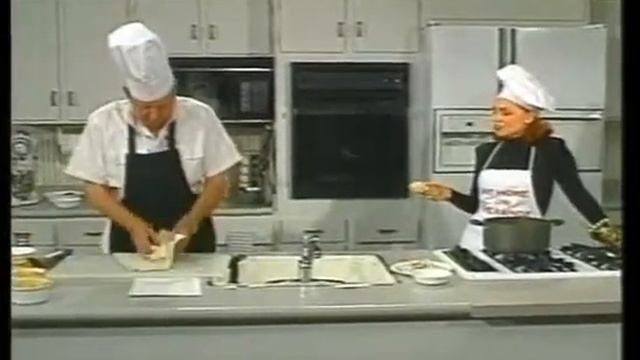 Episode  #47   BEEF STEAK POT PIE- At Home on the Range