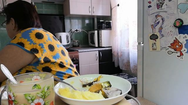 мукбанг.