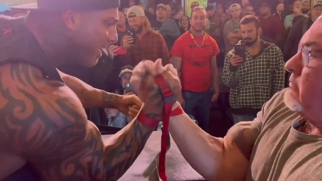 [WOW] Mike Ayello Vs Dave Marocco Armwrestling In Virginia…