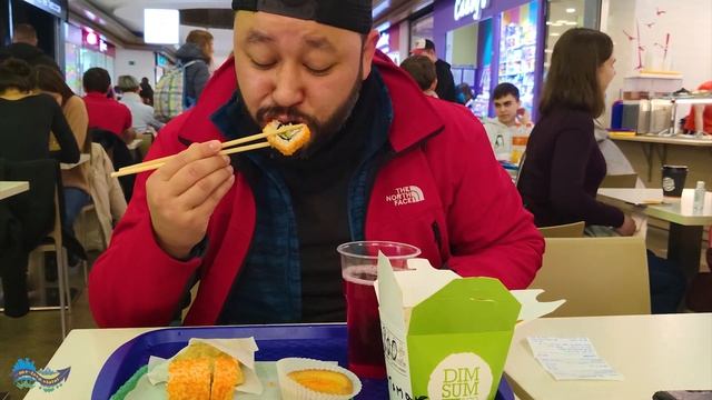 PROVANDO COMIDAS DIFERENTES EM MOSCOU - FAST FOOD CHINÊS E GEORGIANO. #vlog