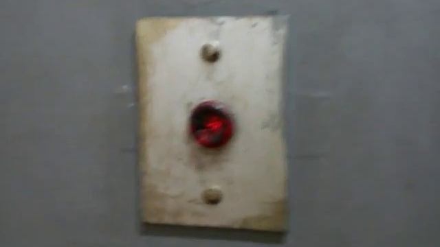 Электрические лифты V=0,71 м/с, грузоподъемность 320 кг (450)