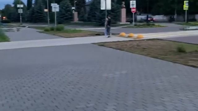 Азнакаево, ул. Булгар 17 (у входа)