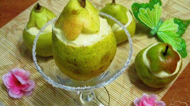 Десерт из груш с кремом