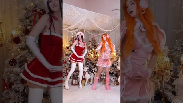 🍿 Hopefully everyone had a good Christmas 🥰😍❤️ #anime #cosplay