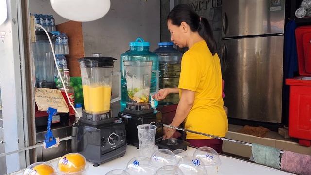 Freshest Fruit Smoothie for only $0.50😱 strawberry🍓 mango🥭 avocado🥑 pineapple🍍 orange🍊 watermelon🍉