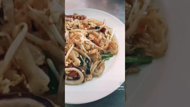 Come with me to get food Thai Food in Thailand #shorts #youtubeshorts