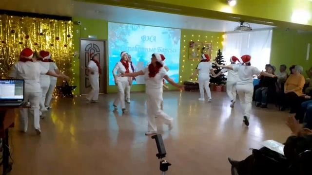 Танцевальная композиция "Зима" в исполнении анс. " Легкий шаг"