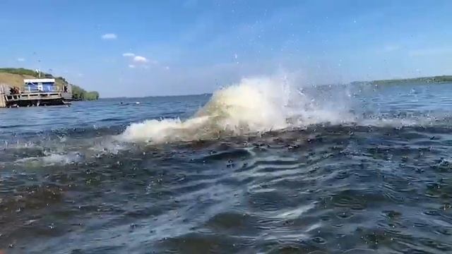 Супер прыжок в воду.