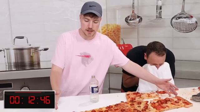Съел самый большой кусок пиццы в мире на скорость MrBeast