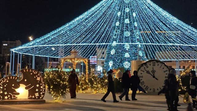 Новогодняя Тюмень вечером