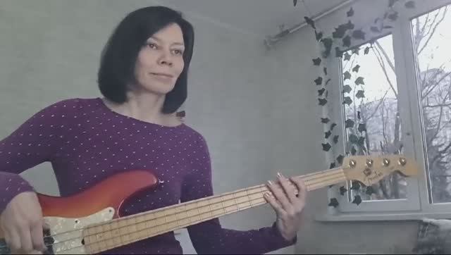 "I wanna be yours" Arctic Monkey (bass cover)