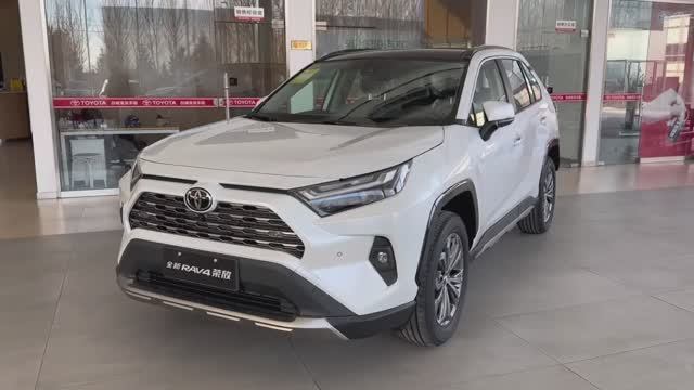 Toyota RAV4 2024 - быстрый обзор