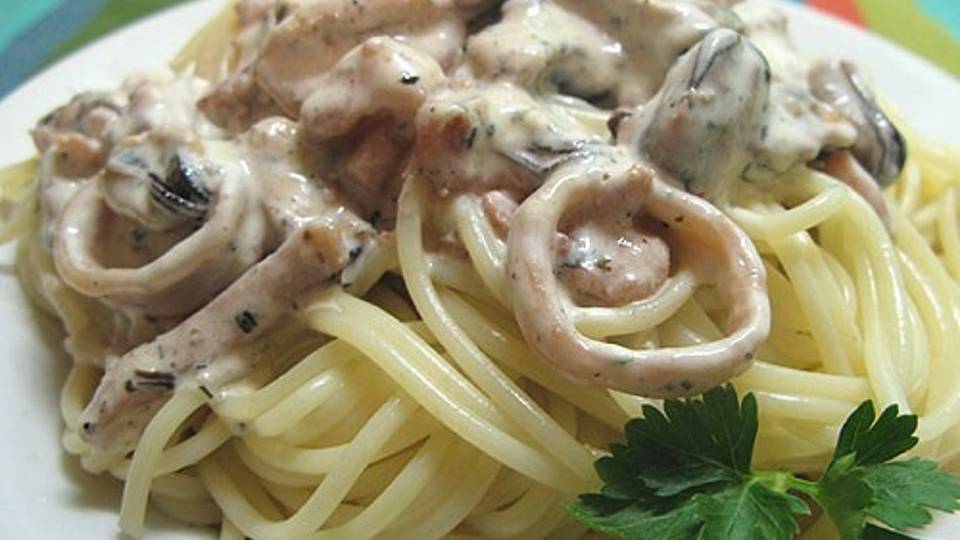 Кальмары в сливочном соусе