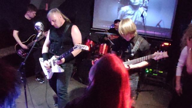 Абсолют - master of puppets, metallica, камышин 4.01.25, станция метро.