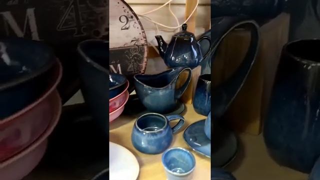 «А что вас наполняет по утрам? или даже вечерам? Безумно красивая керамическая посуда❤️»