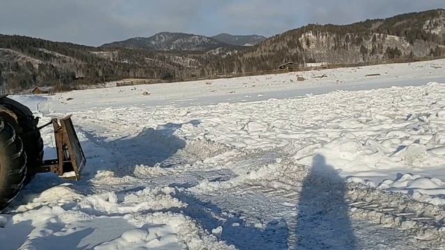 Самодельный отвал на Т-40 в действии.