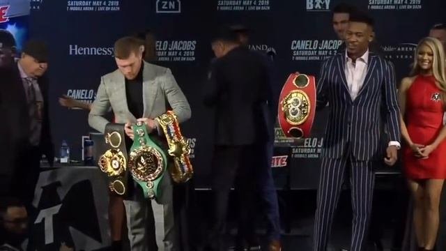SAUL 'CANELO' ALVAREZ v DANIEL JACOBS - HEAD TO HEAD @ NEW YORK PRESS CONFERENCE / CANELO-JACOBS