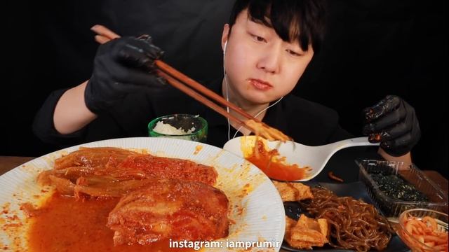 ASMR Giant Pork Belly Braised Kimchi 통삼겹 김치찜 먹방 EATING SOUND MUKBANG