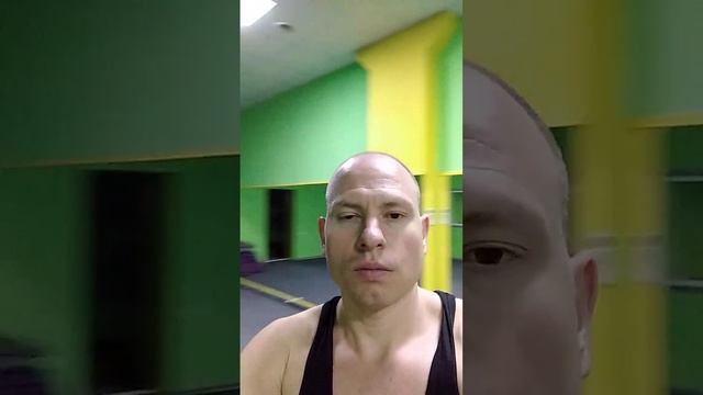 Гранд. Групповой зал. Развитие силы. Фитнес. Зал. Гантели. Блины. Атмосфера группового зала.