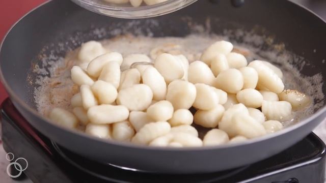 Quick Gnocchi with Crispy Garlic